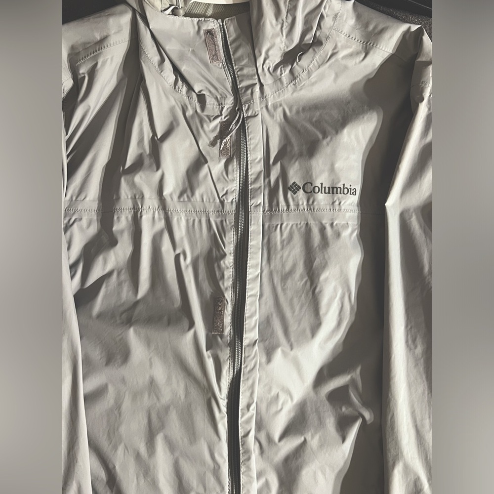 Hooded Columbia Brand Windbreaker